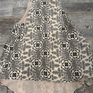 Elizabeth and James Black and Cream Tank Top